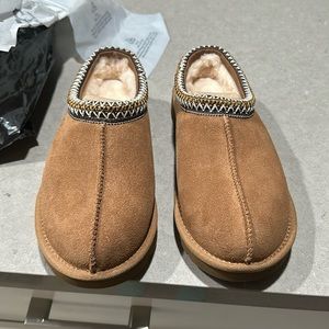 Ugg Tasman Chestnut Women’s size 7